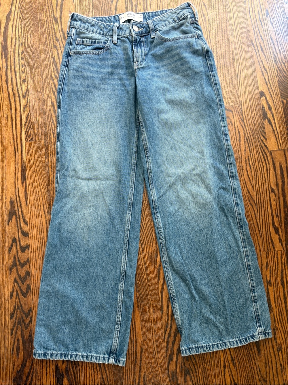 Hollister low rise baggy Women’s Jeans